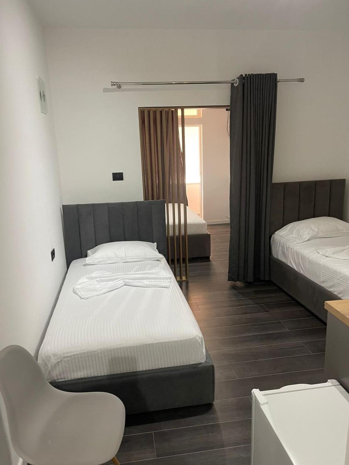 Aries Apartments Sarande Exterior photo